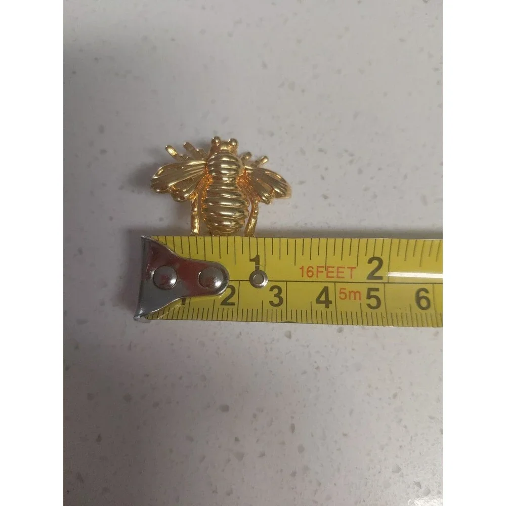 Joan Rivers Goldtone Bee Brooch 1 1/2